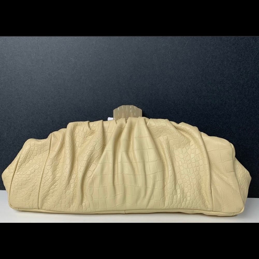 LOUIS ET CIE  LONI CLUTCH BAG IN FRENCH VANILLA